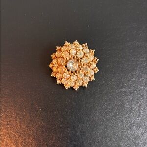 Elegant Vintage Gold Floral Brooch